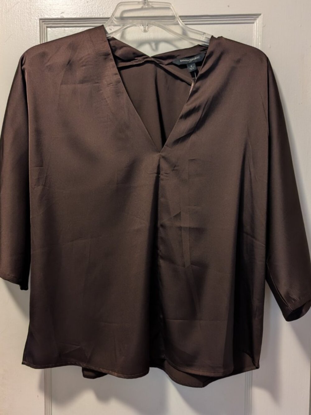 Banana Republic Brown Shiny V-Neck Blouse w/ Wide 3/4 Length Sleeves Sz S- NWT